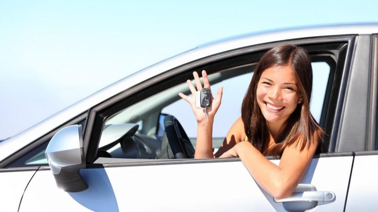 Saiba quanto custa o seguro auto para mulheres