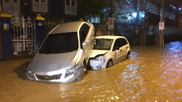 Chuva causa estado de emergência no RJ: saiba os cuidados para não perder indenização do seguro