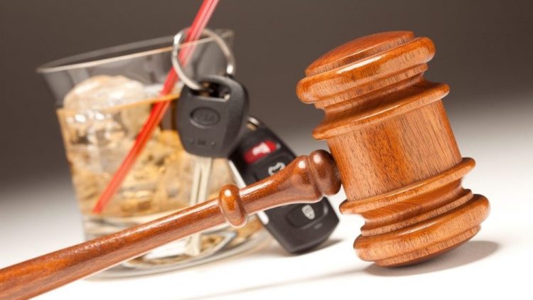 O motorista embriagado que se envolver em um acidente pode ser excluído da cobertura da apólice de seguro?