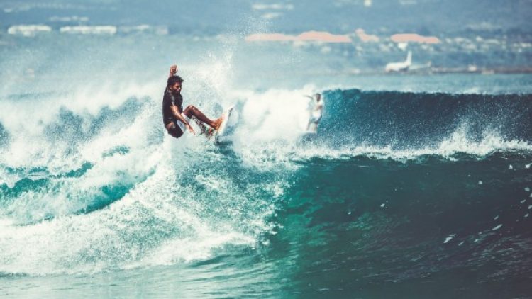 Surfista revela não ter seguro de vida porque nenhuma companhia aceita seu risco