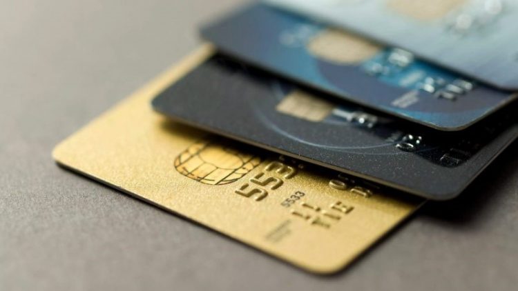 Cartão de crédito oferece desconto na contratação de seguro para automóveis