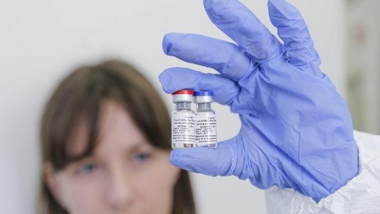 Teste abreviado da vacina russa contra Covid-19 gera desconfiança em cientistas
