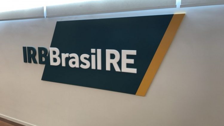 IRB Brasil RE doa 14 toneladas de alimentos para comunidades do Rio de Janeiro