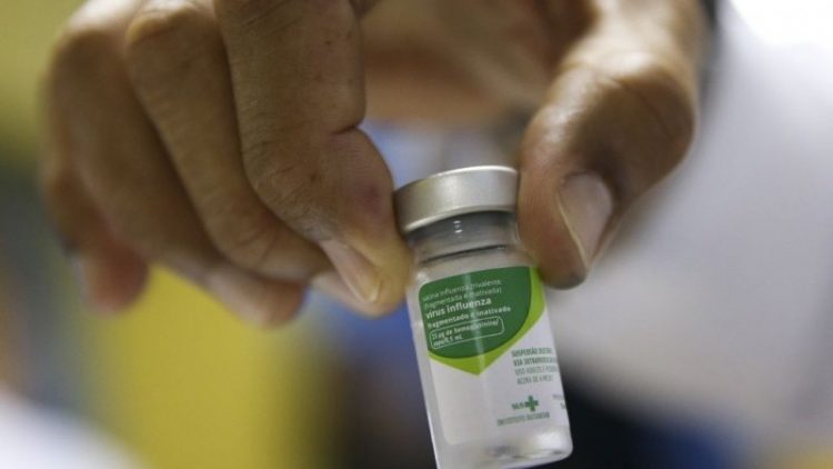 Vacinação contra a gripe começa na próxima segunda-feira para 1,3 milhão de pessoas no RS