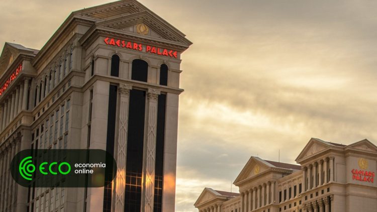 Rede de casinos Caesers reclama 2000 milhões aos seguros por causa da Covid-19