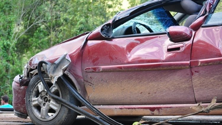 38,1% dos acidentes com vítimas fatais envolvem automóvel