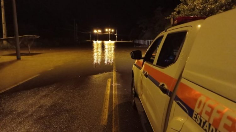 Vigilância recomenda cuidados com saúde em localidades após enchentes ou alagamentos